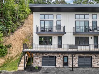 3141 Teaster Lane, Pigeon Forge, TN 37863