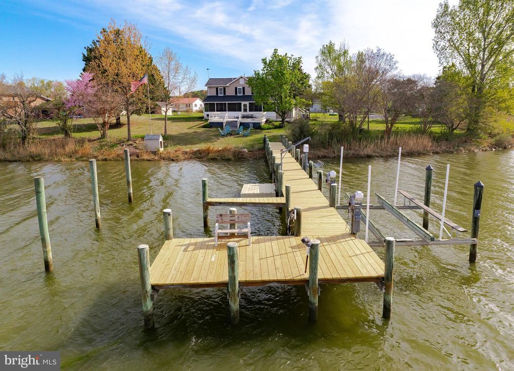 Image 1 of property listing at 21225 GEORGES LN, Avenue, MD 20609