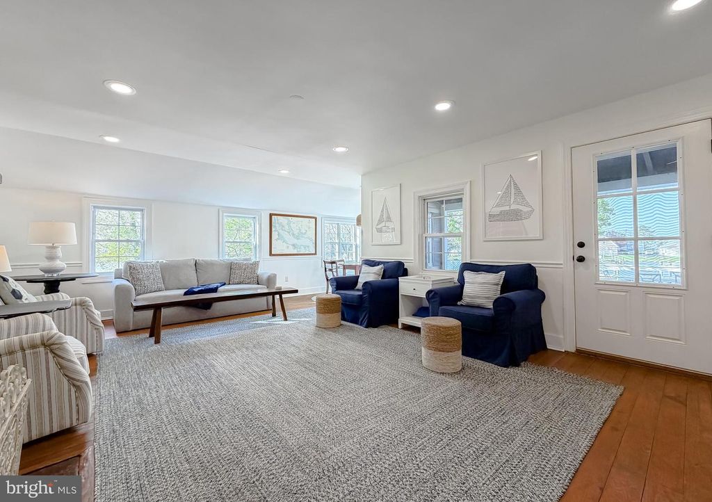 Image 12 of property listing at 21225 GEORGES LN, Avenue, MD 20609