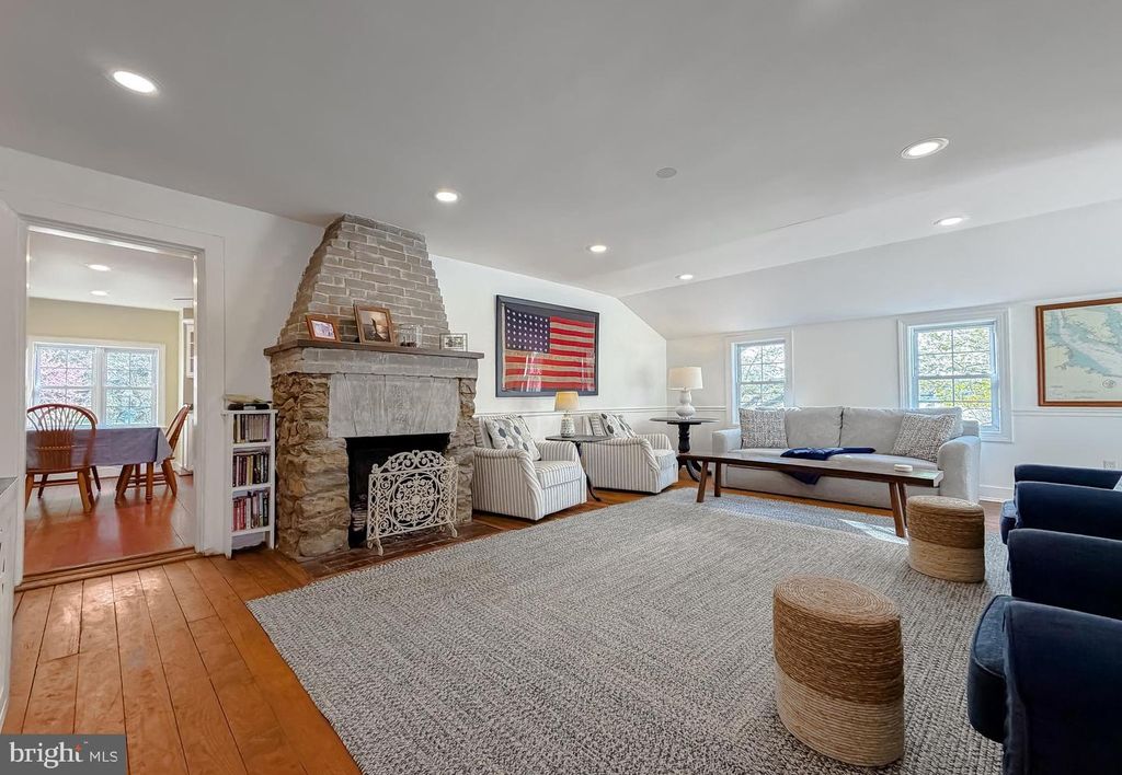 Image 13 of property listing at 21225 GEORGES LN, Avenue, MD 20609