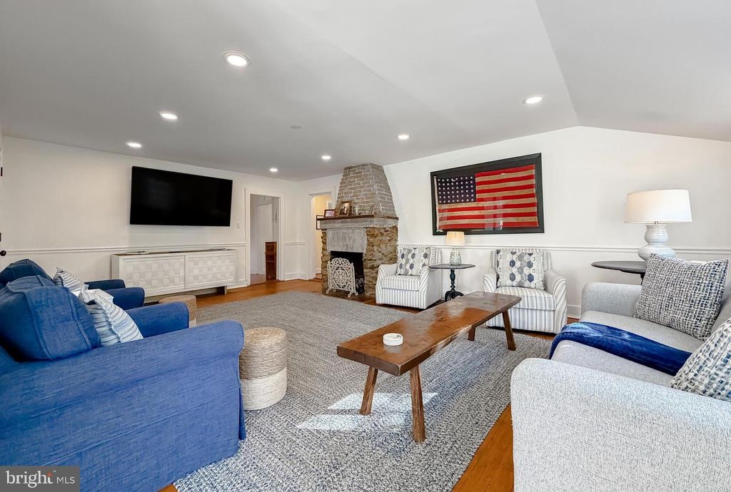 Image 16 of property listing at 21225 GEORGES LN, Avenue, MD 20609