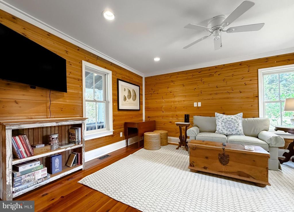 Image 19 of property listing at 21225 GEORGES LN, Avenue, MD 20609