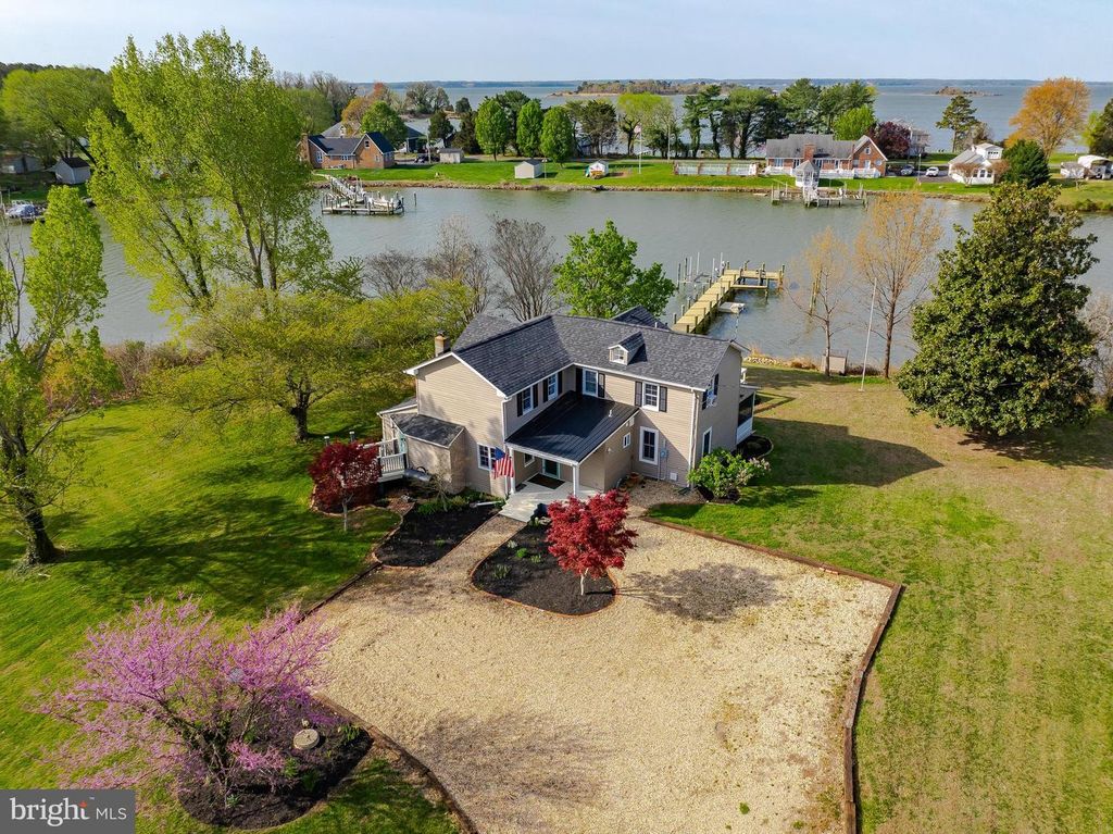 Image 2 of property listing at 21225 GEORGES LN, Avenue, MD 20609