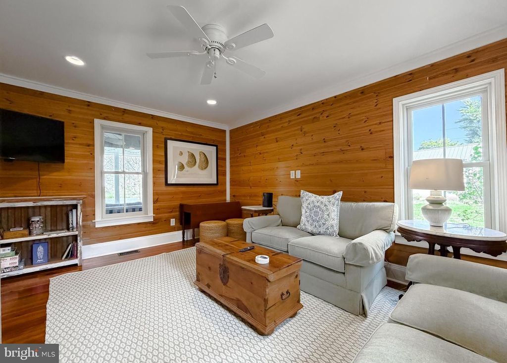 Image 20 of property listing at 21225 GEORGES LN, Avenue, MD 20609