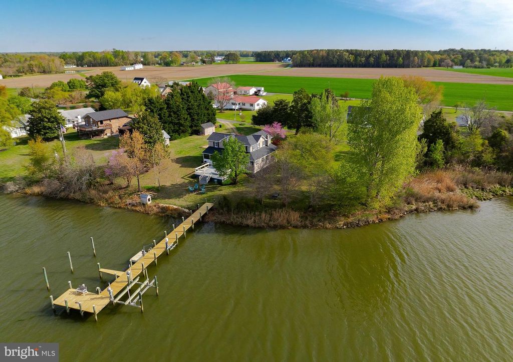 Image 3 of property listing at 21225 GEORGES LN, Avenue, MD 20609