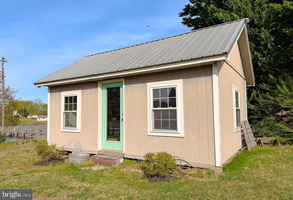 Image 39 of property listing at 21225 GEORGES LN, Avenue, MD 20609