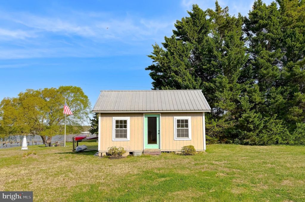 Image 40 of property listing at 21225 GEORGES LN, Avenue, MD 20609