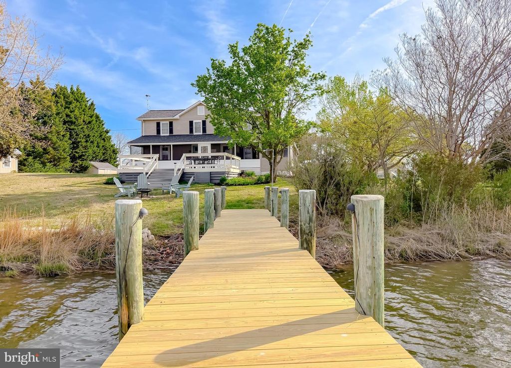 Image 43 of property listing at 21225 GEORGES LN, Avenue, MD 20609