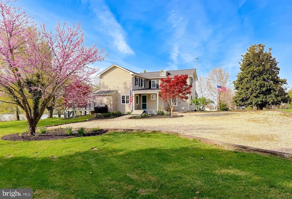 Image 5 of property listing at 21225 GEORGES LN, Avenue, MD 20609