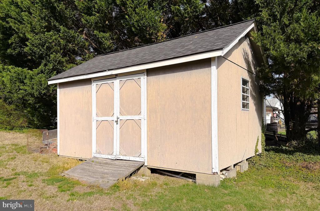 Image 52 of property listing at 21225 GEORGES LN, Avenue, MD 20609