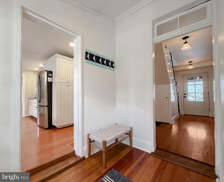 Image 7 of property listing at 21225 GEORGES LN, Avenue, MD 20609