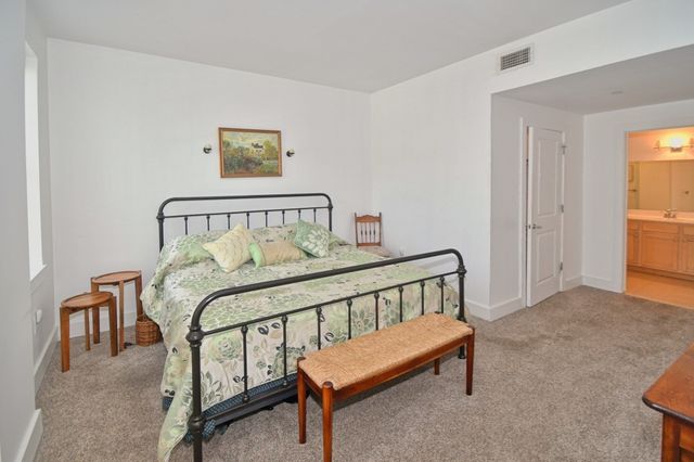 1 Powder Mill Square 107, Andover, MA 01810