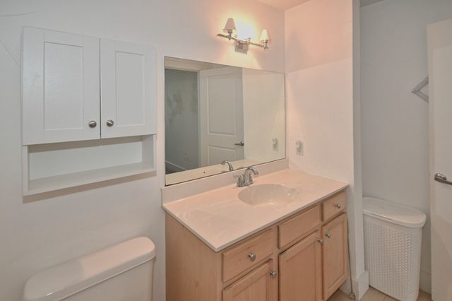 1 Powder Mill Square 107, Andover, MA 01810