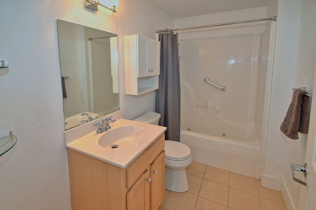 1 Powder Mill Square 107, Andover, MA 01810