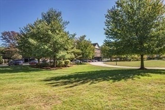 1 Powder Mill Square 107, Andover, MA 01810