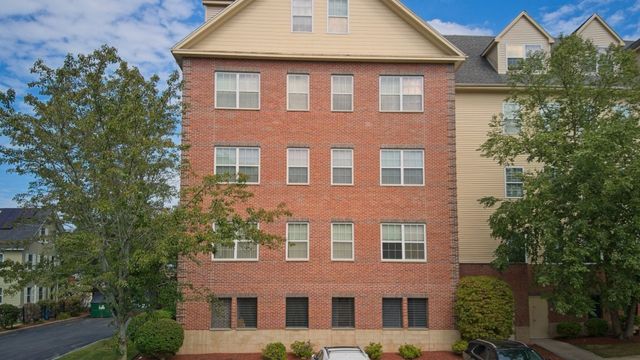 1 Powder Mill Square 107, Andover, MA 01810