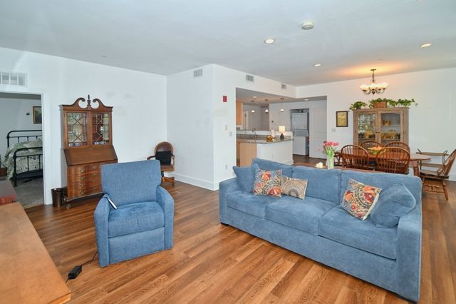 1 Powder Mill Square 107, Andover, MA 01810
