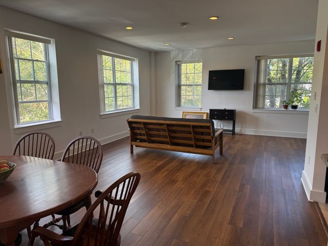1 Powder Mill Square 107, Andover, MA 01810