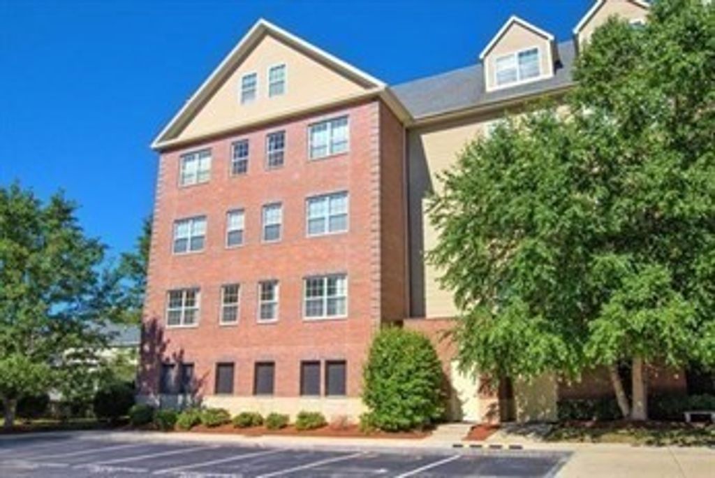 1 Powder Mill Square 107, Andover, MA 01810