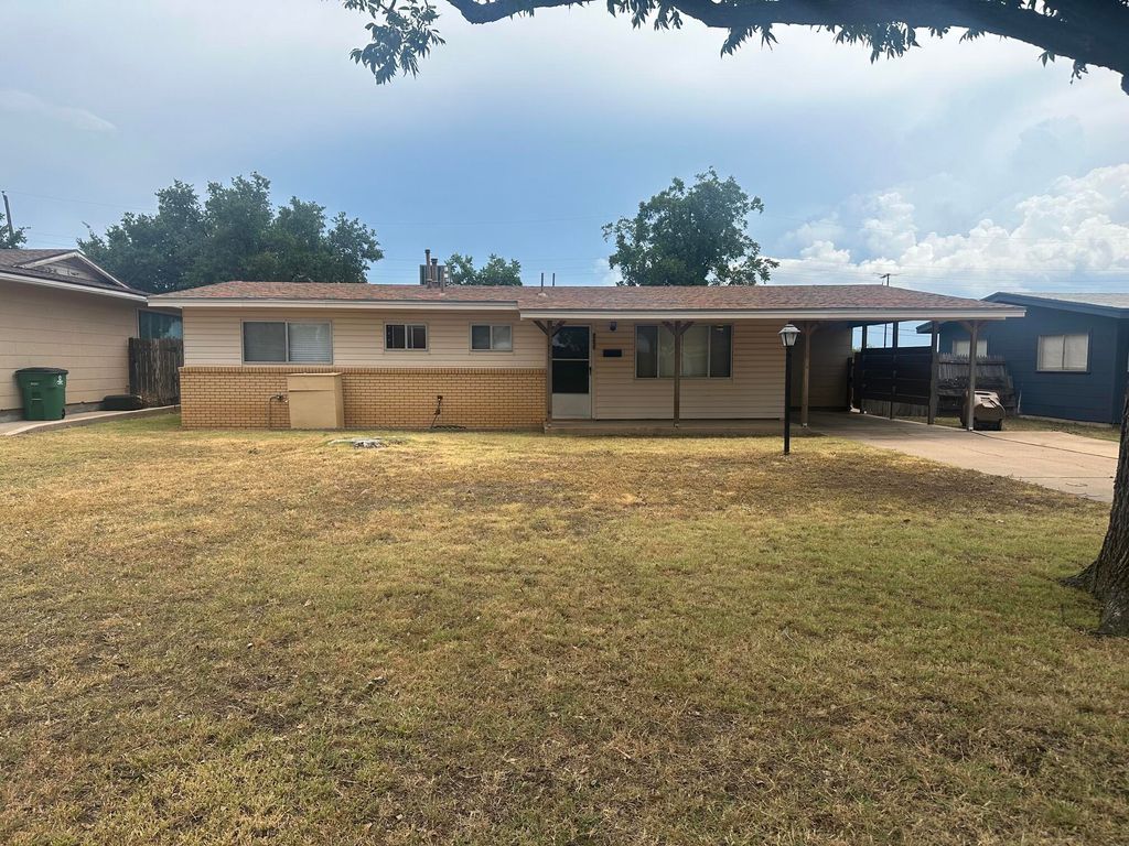 135 Oakwood Street, San Angelo, TX 76903