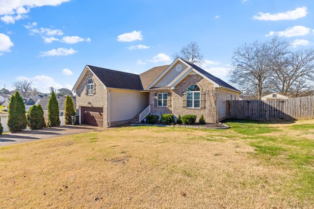 402 Bryn Mawr Cir, Gallatin, TN 37066