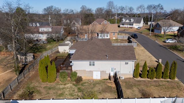 402 Bryn Mawr Cir, Gallatin, TN 37066