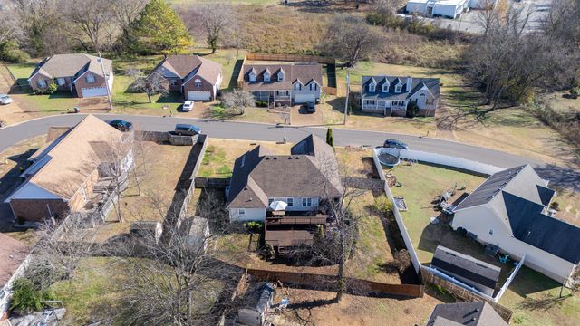 402 Bryn Mawr Cir, Gallatin, TN 37066