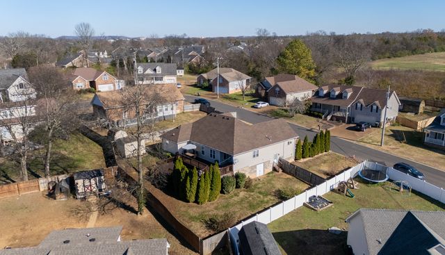 402 Bryn Mawr Cir, Gallatin, TN 37066