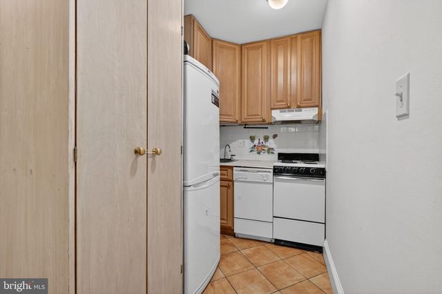 1944 CALVERT ST NW, Washington, DC 20009