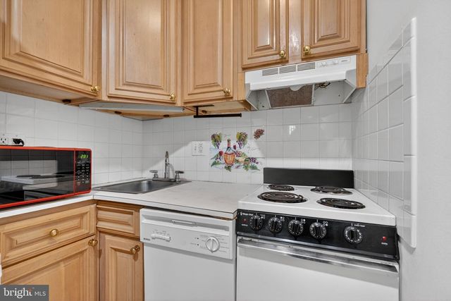 1944 CALVERT ST NW, Washington, DC 20009