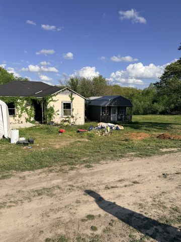 940 N Brace Rd, Summertown, TN 38483
