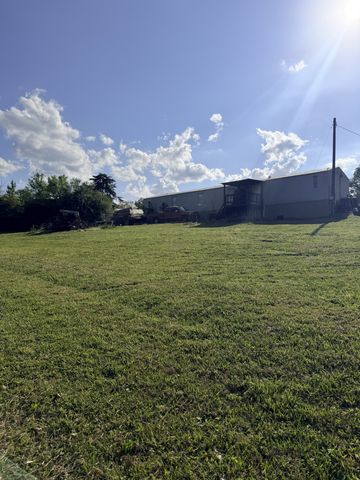 940 N Brace Rd, Summertown, TN 38483