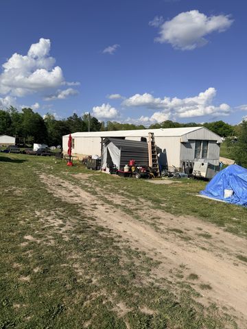 940 N Brace Rd, Summertown, TN 38483
