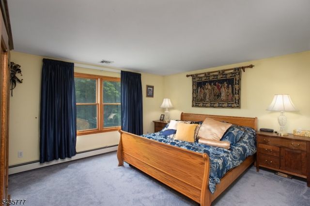 142 Mountain Pkwy, Green Brook Twp., NJ 08812