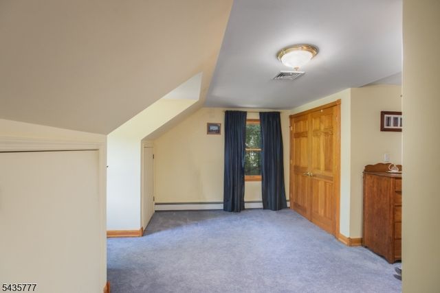 142 Mountain Pkwy, Green Brook Twp., NJ 08812