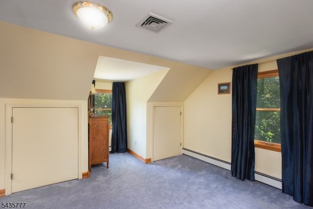 142 Mountain Pkwy, Green Brook Twp., NJ 08812