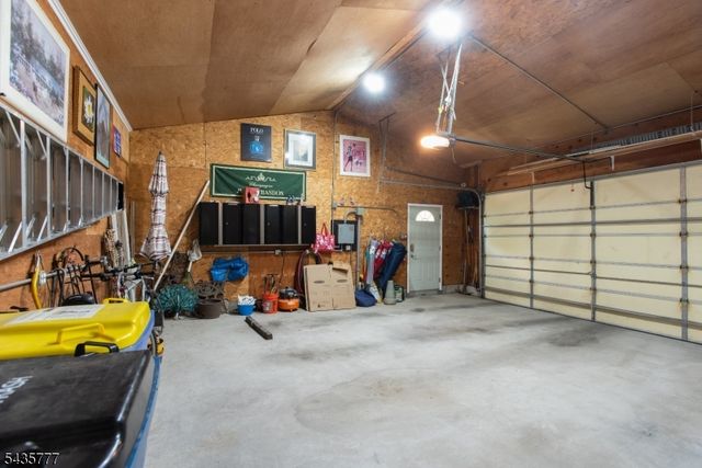 142 Mountain Pkwy, Green Brook Twp., NJ 08812