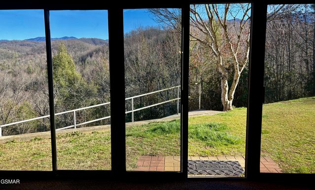 224 Woodland Road, Gatlinburg, TN 37738