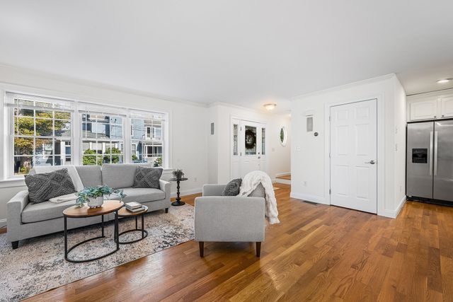 75 Bartlett Ave 75, Arlington, MA 02476