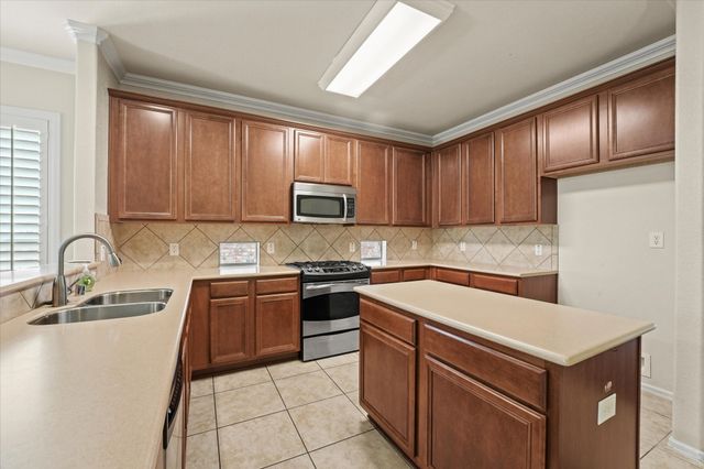 6616 Purbeck Trail, Denton, TX 76210