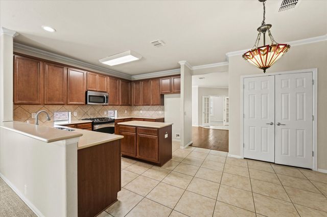 6616 Purbeck Trail, Denton, TX 76210