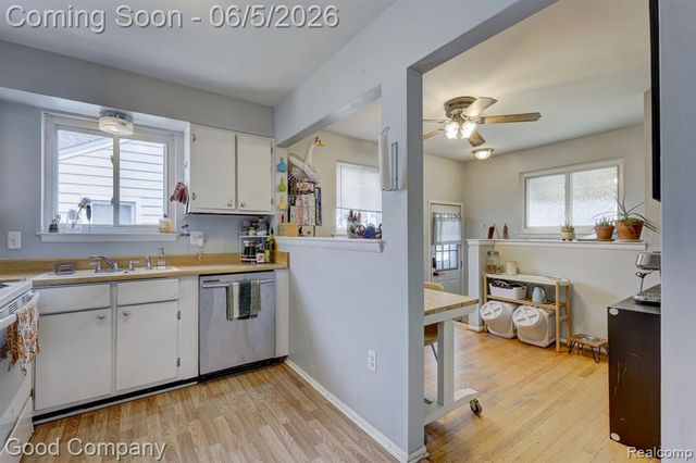 1341 E Breckenridge Street, Ferndale, MI 48220