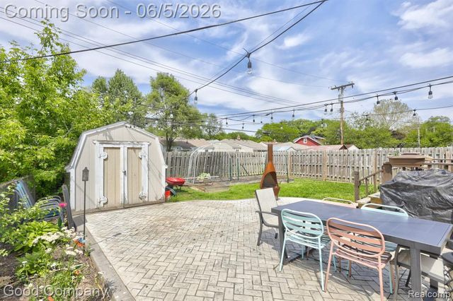 1341 E Breckenridge Street, Ferndale, MI 48220