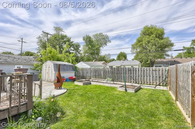 1341 E Breckenridge Street, Ferndale, MI 48220