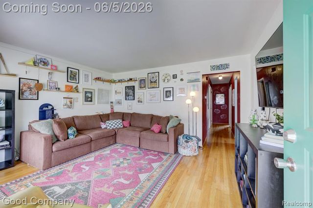 1341 E Breckenridge Street, Ferndale, MI 48220