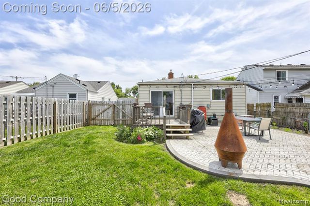 1341 E Breckenridge Street, Ferndale, MI 48220