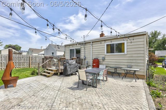 1341 E Breckenridge Street, Ferndale, MI 48220