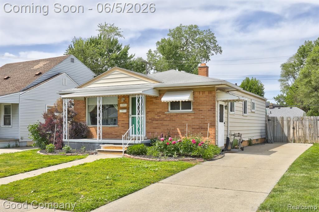 1341 E Breckenridge Street, Ferndale, MI 48220