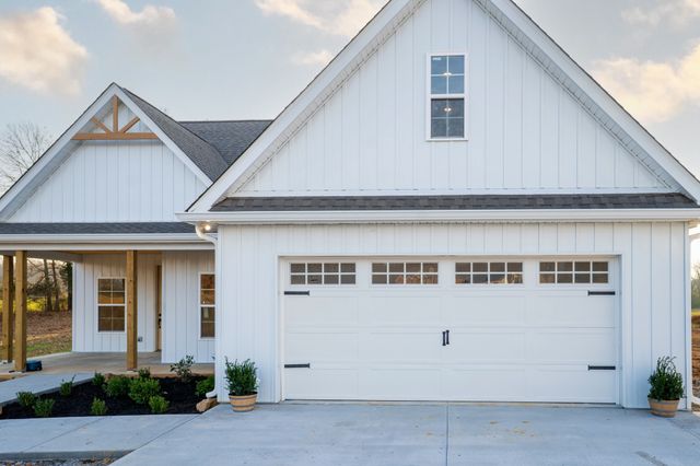 7694 Burgess Gower Rd, Cedar Hill, TN 37032