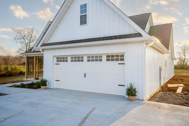 7694 Burgess Gower Rd, Cedar Hill, TN 37032